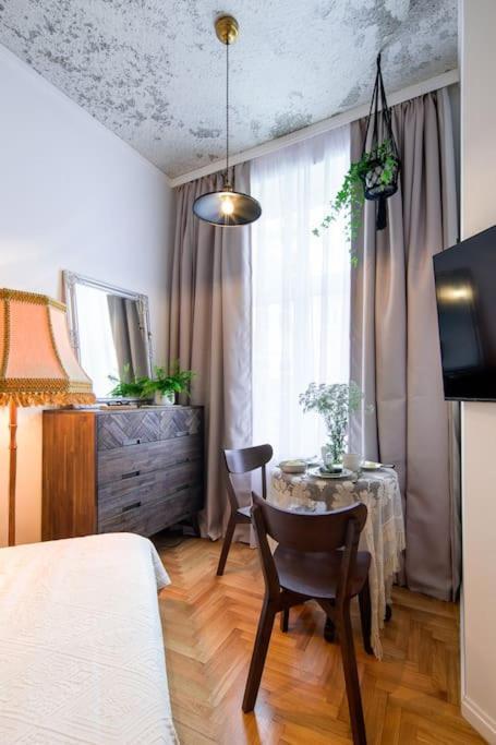 Апартаменты Bohemian Style Apt In The Centre Краков Экстерьер фото